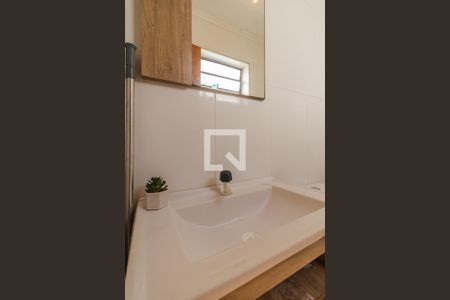 Banheiro de kitnet/studio para alugar com 1 quarto, 80m² em Santo Antônio, Porto Alegre