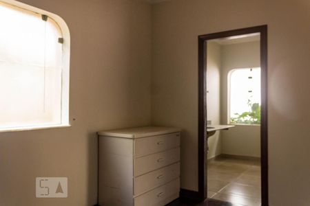 Casa à venda com 463m², 4 quartos e 5 vagas Casa à venda com 463m², 4 quartos e 5 vagasCloset Suíte 1