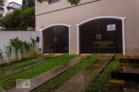 Casa à venda com 463m², 4 quartos e 5 vagas Casa à venda com 463m², 4 quartos e 5 vagasFachada