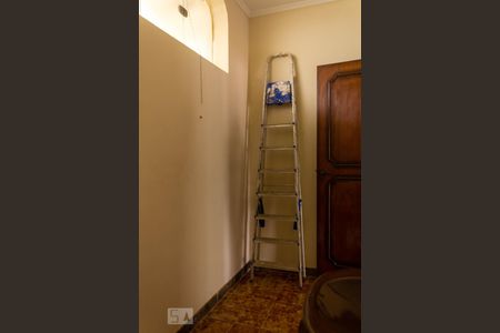 Casa à venda com 463m², 4 quartos e 5 vagas Casa à venda com 463m², 4 quartos e 5 vagasBanheiro Corredor