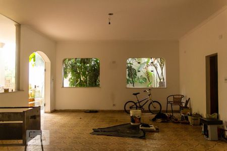 Casa à venda com 463m², 4 quartos e 5 vagas Casa à venda com 463m², 4 quartos e 5 vagasSalão de Festas