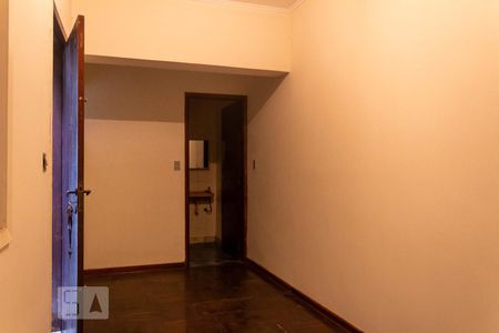 Casa à venda com 463m², 4 quartos e 5 vagas Casa à venda com 463m², 4 quartos e 5 vagasQuarto de Serviço