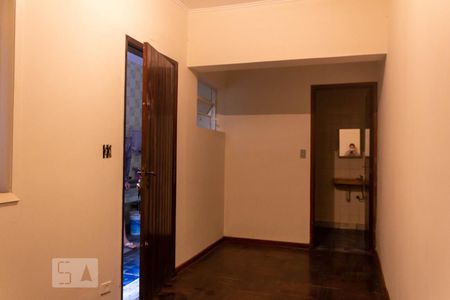 Casa à venda com 463m², 4 quartos e 5 vagas Casa à venda com 463m², 4 quartos e 5 vagasQuarto de Serviço