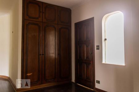 Casa à venda com 463m², 4 quartos e 5 vagas Casa à venda com 463m², 4 quartos e 5 vagasEntrequartos