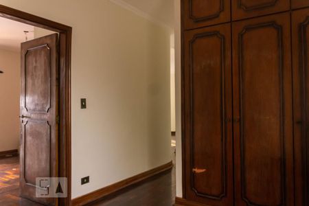 Casa à venda com 463m², 4 quartos e 5 vagas Casa à venda com 463m², 4 quartos e 5 vagasEntrequartos