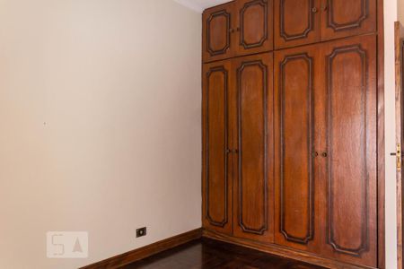 Casa à venda com 463m², 4 quartos e 5 vagas Casa à venda com 463m², 4 quartos e 5 vagasQuarto 2