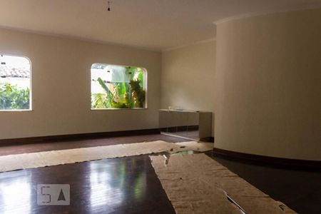 Casa à venda com 463m², 4 quartos e 5 vagas Casa à venda com 463m², 4 quartos e 5 vagasSala de Jantar