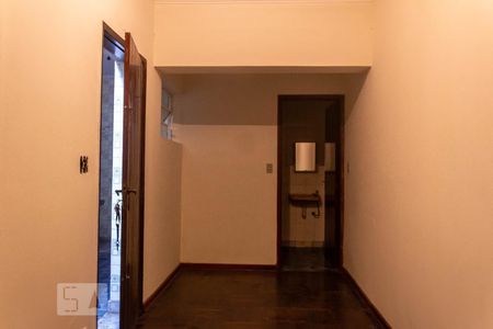 Casa à venda com 463m², 4 quartos e 5 vagas Casa à venda com 463m², 4 quartos e 5 vagasQuarto de Serviço