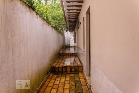 Casa à venda com 463m², 4 quartos e 5 vagas Casa à venda com 463m², 4 quartos e 5 vagasCorredor Lateral Esquerdo
