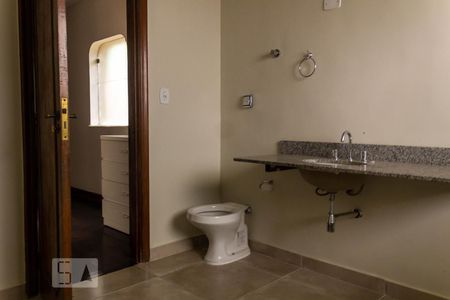 Casa à venda com 463m², 4 quartos e 5 vagas Casa à venda com 463m², 4 quartos e 5 vagasBanheiro Suíte 1