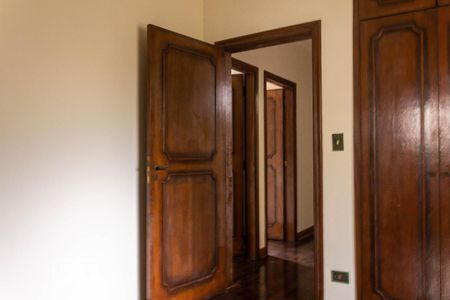 Casa à venda com 463m², 4 quartos e 5 vagas Casa à venda com 463m², 4 quartos e 5 vagasCloset Suíte 1