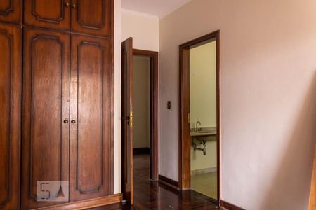 Casa à venda com 463m², 4 quartos e 5 vagas Casa à venda com 463m², 4 quartos e 5 vagasSuíte 2