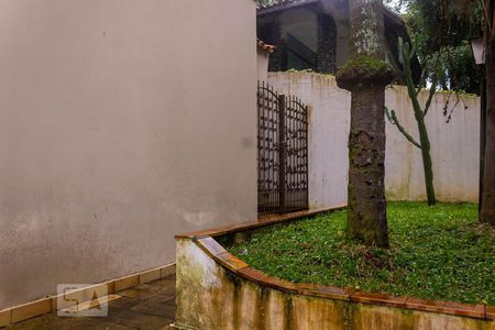 Casa à venda com 463m², 4 quartos e 5 vagas Casa à venda com 463m², 4 quartos e 5 vagasFachada