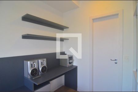 Dormitório de apartamento à venda com 1 quarto, 38m² em Marechal Rondon, Canoas