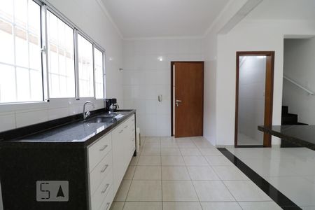 Cozinha de casa de condomínio à venda com 3 quartos, 105m² em Vila Prudente, São Paulo