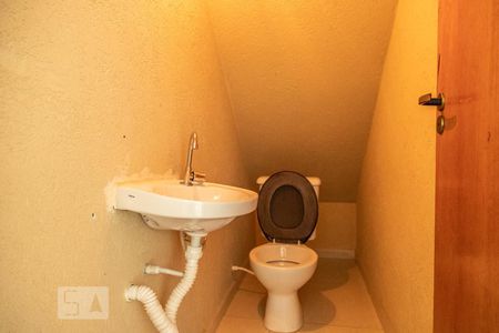 Lavabo de casa de condomínio para alugar com 2 quartos, 122m² em Parada Xv de Novembro, São Paulo