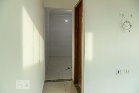 Corredor de casa de condomínio para alugar com 2 quartos, 122m² em Parada Xv de Novembro, São Paulo