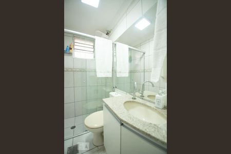 banheiro de apartamento à venda com 3 quartos, 60m² em Vila Industrial, Campinas