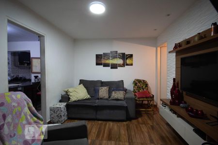 Sala de casa para alugar com 2 quartos, 70m² em Jardim Roberto, Osasco
