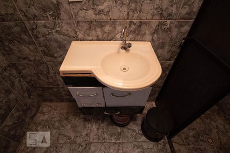 Banheiro de casa para alugar com 1 quarto, 45m² em Jardim Roberto, Osasco