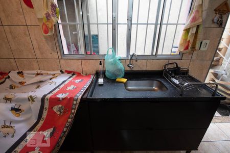 Cozinha de casa para alugar com 1 quarto, 45m² em Jardim Roberto, Osasco