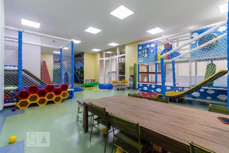 Apartamento à venda com 77m², 2 quartos e 1 vaga Apartamento à venda com 77m², 2 quartos e 1 vagaÁrea Comum