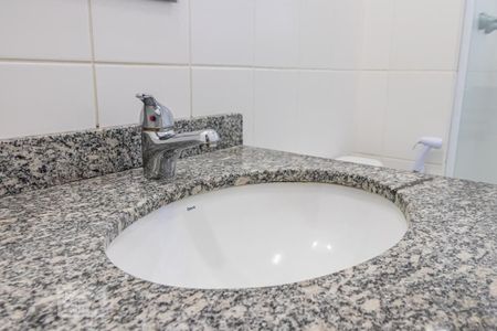 Apartamento à venda com 77m², 2 quartos e 1 vaga Apartamento à venda com 77m², 2 quartos e 1 vagaDetalhe do Banheiro da Suíte