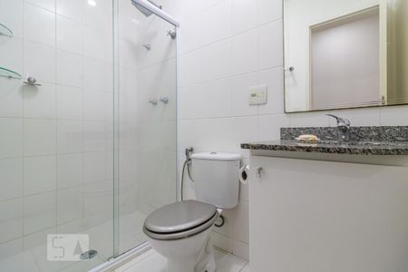 Apartamento à venda com 77m², 2 quartos e 1 vaga Apartamento à venda com 77m², 2 quartos e 1 vagaBanheiro Social