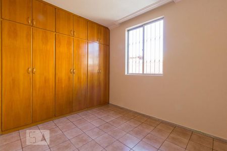 Quarto 1 de apartamento para alugar com 2 quartos, 52m² em Jardim Leblon, Belo Horizonte