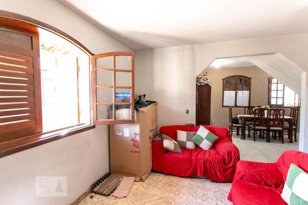 Sala de casa à venda com 3 quartos, 250m² em São João Batista (venda Nova), Belo Horizonte