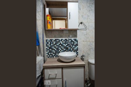 Banheiro de kitnet/studio para alugar com 1 quarto, 28m² em Copacabana, Rio de Janeiro