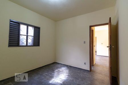 Quarto de casa para alugar com 1 quarto, 35m² em Santa Mônica, Uberlândia