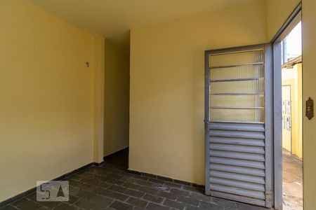 Sala de casa para alugar com 1 quarto, 35m² em Santa Mônica, Uberlândia