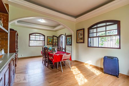 Sala 1 de casa à venda com 3 quartos, 600m² em Pechincha, Rio de Janeiro