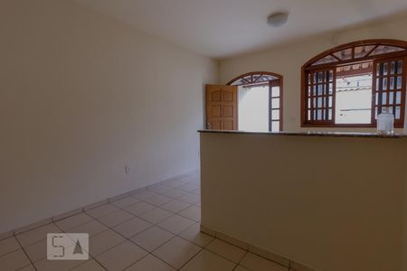 Sala de casa para alugar com 3 quartos, 85m² em São João Batista (venda Nova), Belo Horizonte