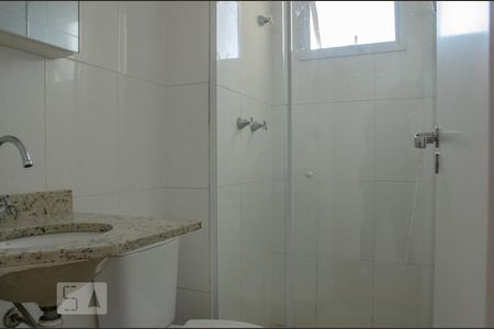 Banheiro de apartamento para alugar com 2 quartos, 39m² em Itaberaba, São Paulo