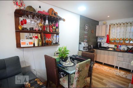 Cozinha de casa à venda com 2 quartos, 70m² em Harmonia, Canoas
