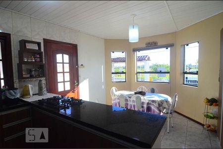 Cozinha de casa à venda com 3 quartos, 120m² em Estância Velha, Canoas