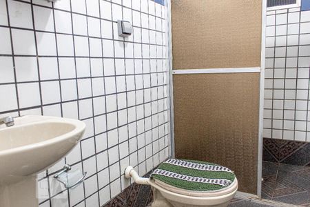 Banheiro de apartamento à venda com 12 quartos, 194m² em Vila Yolanda, Osasco