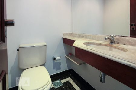 Lavabo de apartamento à venda com 4 quartos, 143m² em Barra da Tijuca, Rio de Janeiro