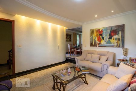 Sala de casa à venda com 4 quartos, 300m² em Heliópolis, Belo Horizonte