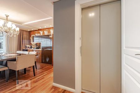 Acesso do alevador de apartamento para alugar com 3 quartos, 177m² em Mossunguê, Curitiba