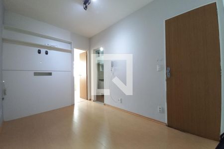 Sala de kitnet/studio para alugar com 1 quarto, 35m² em Centro, Campinas