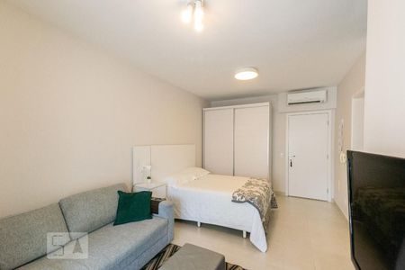 Sala e Quarto de kitnet/studio à venda com 1 quarto, 37m² em Moema, São Paulo