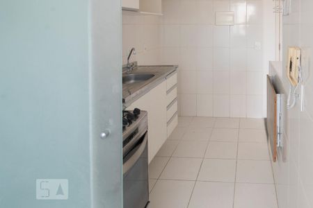 Cozinha de apartamento para alugar com 2 quartos, 47m² em Vila Independência, São Paulo