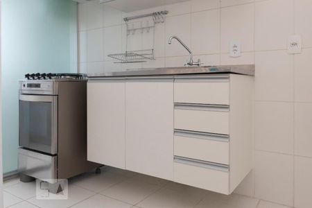 Cozinha de apartamento para alugar com 2 quartos, 47m² em Vila Independência, São Paulo