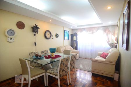 Sala de apartamento à venda com 3 quartos, 130m² em Centro, Canoas