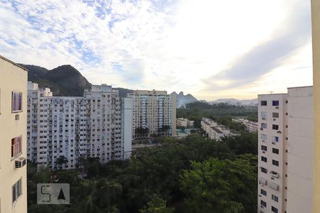 Vista da sala de apartamento para alugar com 2 quartos, 48m² em Curicica, Rio de Janeiro