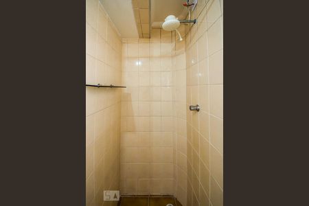 Banheiro de kitnet/studio para alugar com 1 quarto, 40m² em Vila Itapura, Campinas