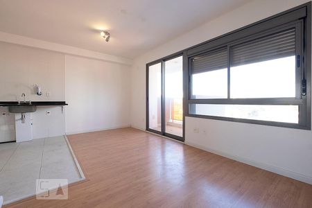 Sala/Quarto de kitnet/studio à venda com 1 quarto, 35m² em Vila Madalena, São Paulo